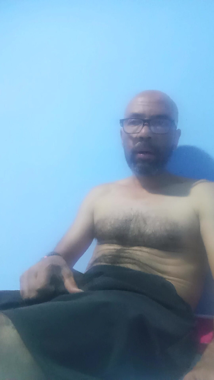 Jhonbahh: Solo Sex in the Early Hours