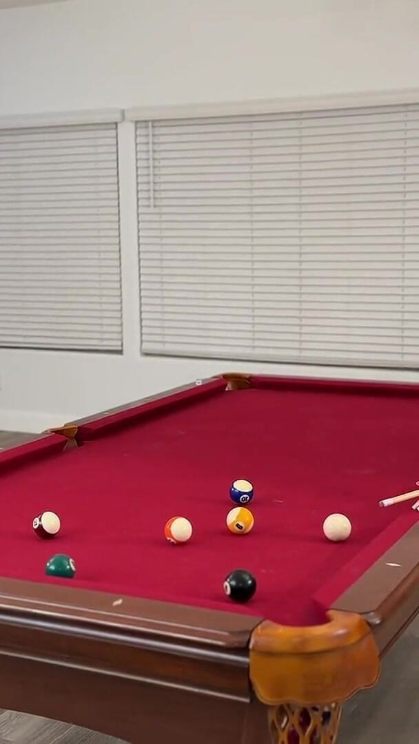 Sadie RW: strip pool pati ke dost ke saath yaun sanbandh banaata...