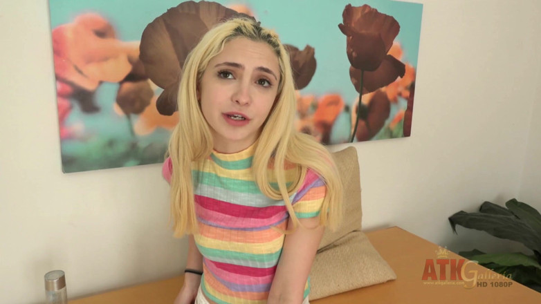 ATKIngdom Fans: Rozhovor s mladou blondýnkou