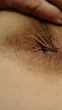 Sweet Closeup Hairy Winkling ciasny brązowy mały dupek