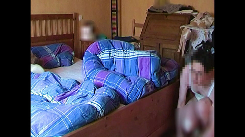 Mark Hannes: 穿着紧身衣裤自慰的驼峰