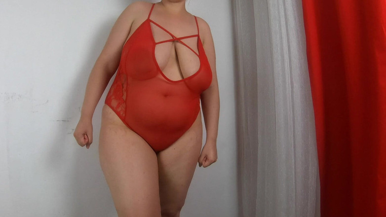 Lena Rose: Spitzen-dessous anprobieren