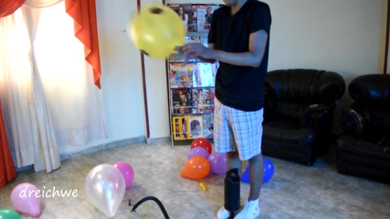 Dreichwe: Écrasement de ballons avec les chaussures