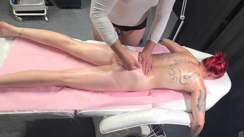 LuTosT: La moglie tradisce suo marito con un massaggiatore, hanno fatto...