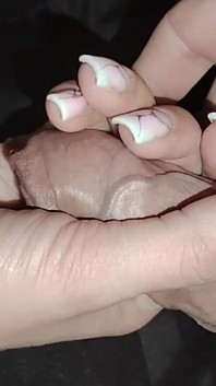 Frumoasa și blânda sora mea vitregă mă ajută să ejaculez, micul ei palmier este acoperit de spermă!