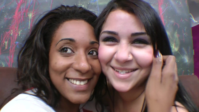 FetishKing: Ragazze che baciano
