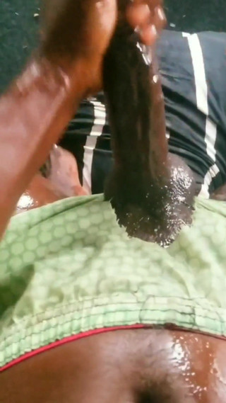 Big black cock BBCee: Sert yarağımı mastürbasyonla sikiyorum süper sert boşalıyorum