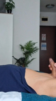 2 str8 vrienden worden afgezogen. Mr Goeroe bodybuilder vriend bezoekt me als ik mijn vriend zuig