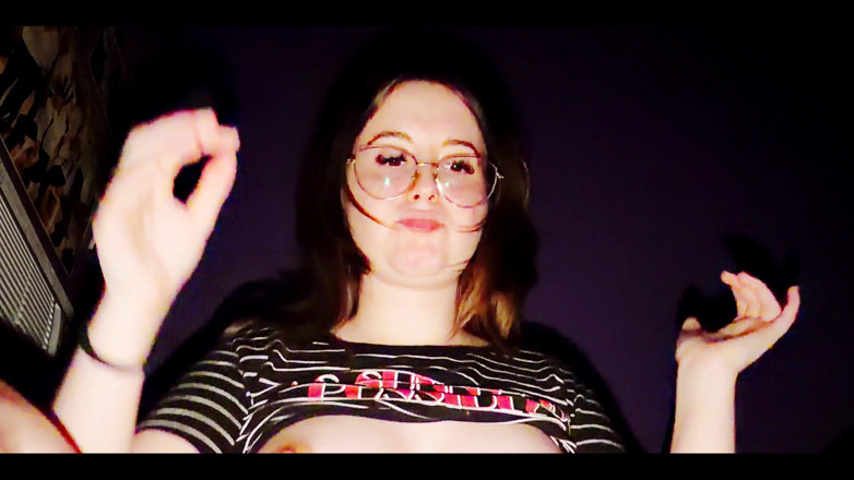 RavenHearth666VIP: Five-month Pregnant Woman Playing with Her Breasts