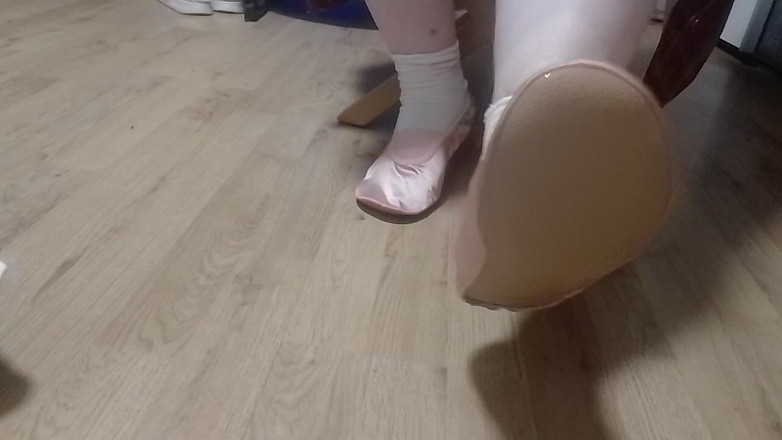 tammara big: Мои первые гимнастические тапочки с белыми носками