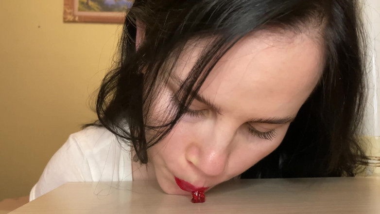 Anna Sky: Giantess eats gummy bears and a toy. 4K