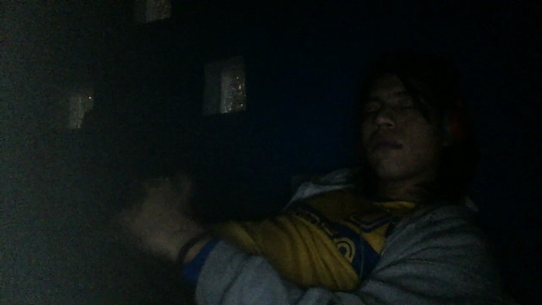 AlexAlejandro13: Dospělý muž v brzkých ranních hodinách