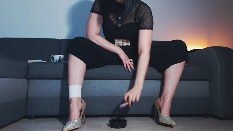 LegsOnHeels: Wanting to be my human ashtray?!