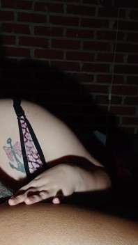 La mia bambina mi ha detto che ama quando lo succhio fa like quando lo succhio