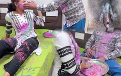 Holi especial brincada com a irmã de Komal inserida pau com colarinho