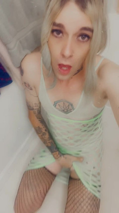 CarmenMelatonin: Gagică superbă cu plasă