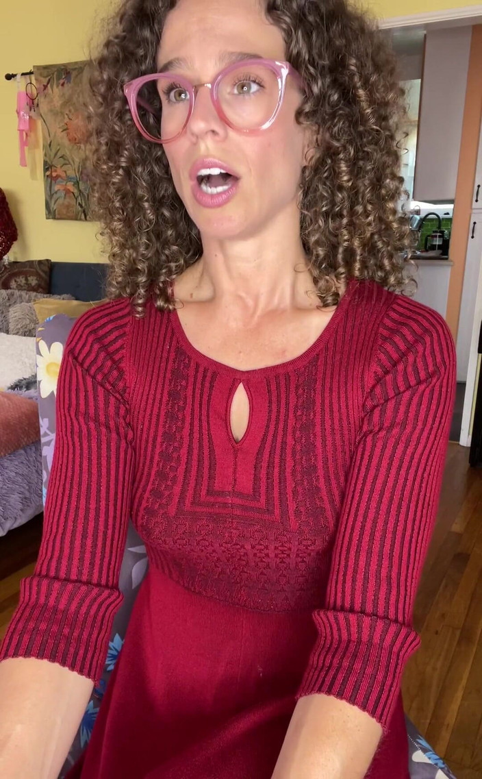 VibeWithMommy: Candy se vrátila a je tak zlobivá!! Prostě si nemůže...