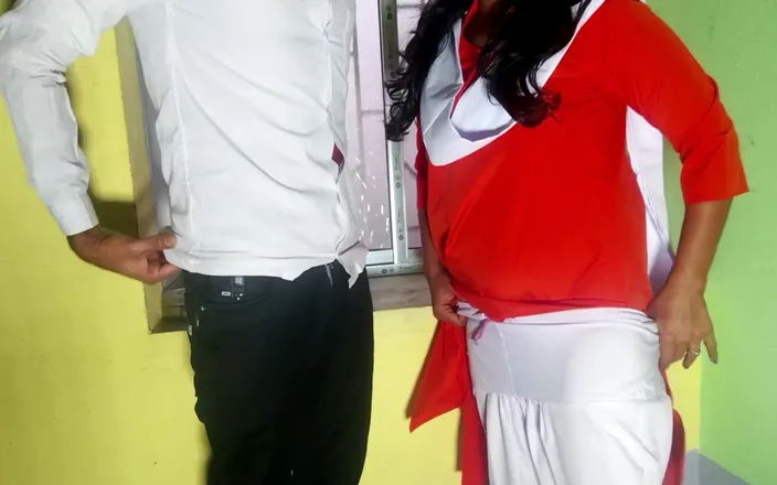 FireeCouple: Studentessa 18+ scopata veloce in classe