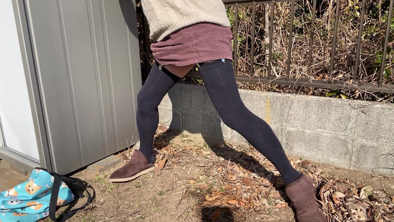 megu2002: No.107 Celana bergoyang tertiup angin, sore luangku