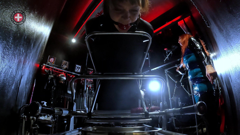 Twistedrama: Palmada na véspera de Ano Novo