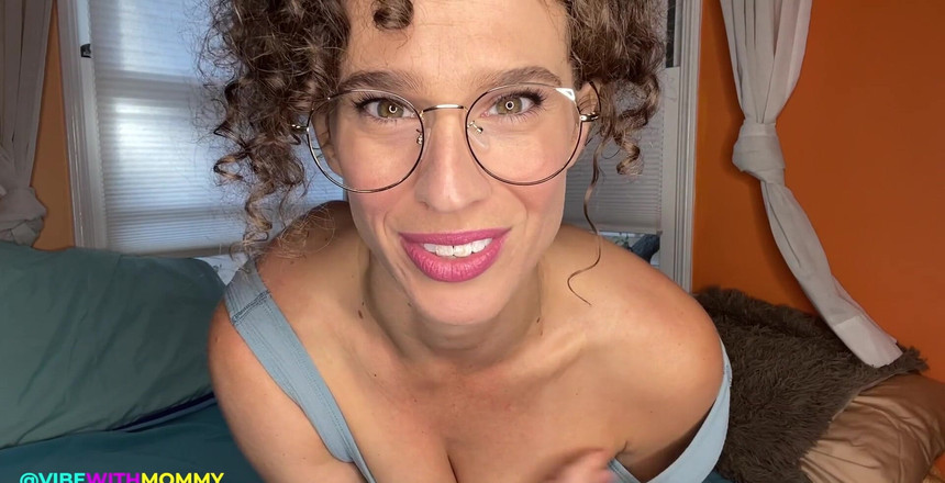 VibeWithMommy: 热辣性感的网球犹太继母撸管指挥！我向你展示我赢得所有网球比赛的秘密...你永远不会相信什么