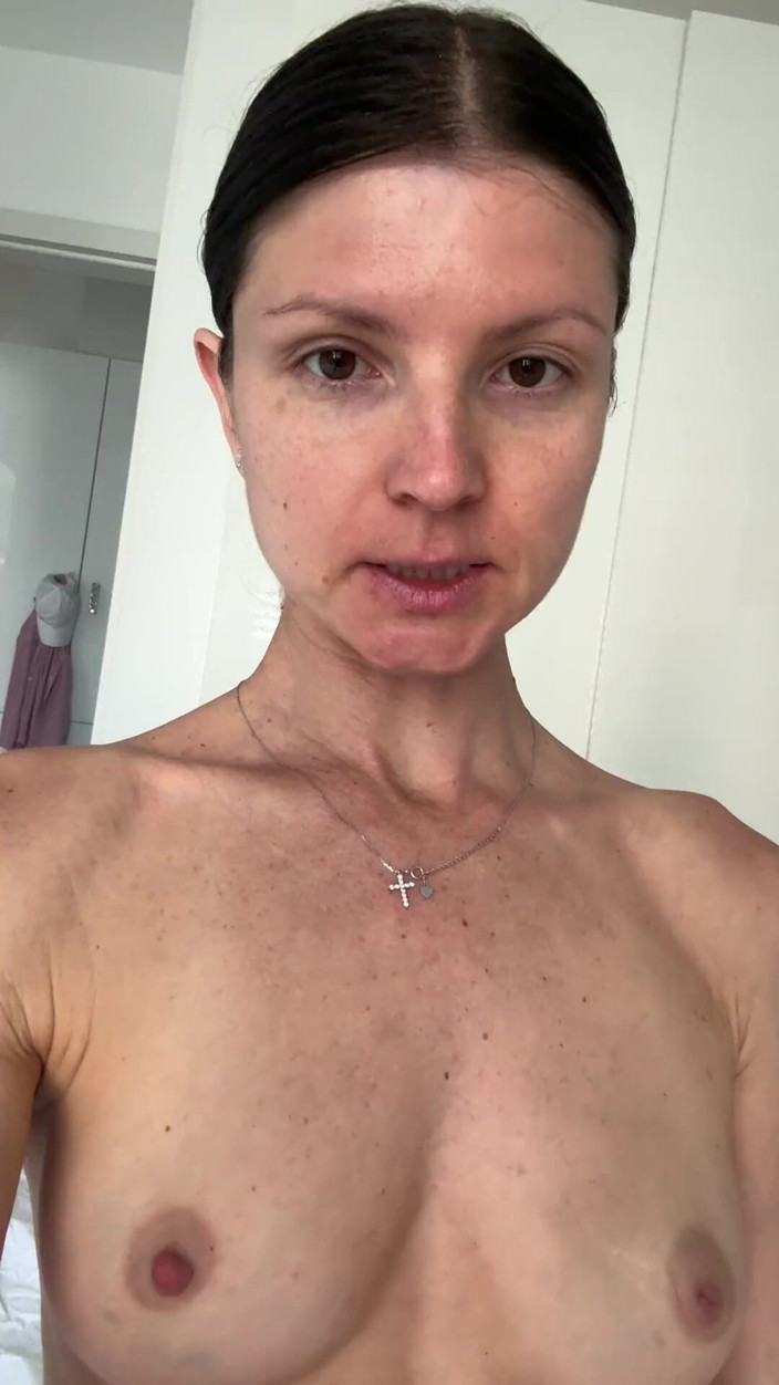 Gina Gerson: Solo Anal Fingering