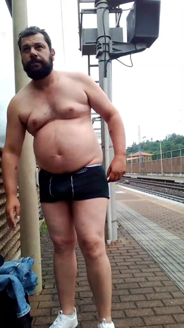 Nude at the Station (Giuseppe Lovisi)
