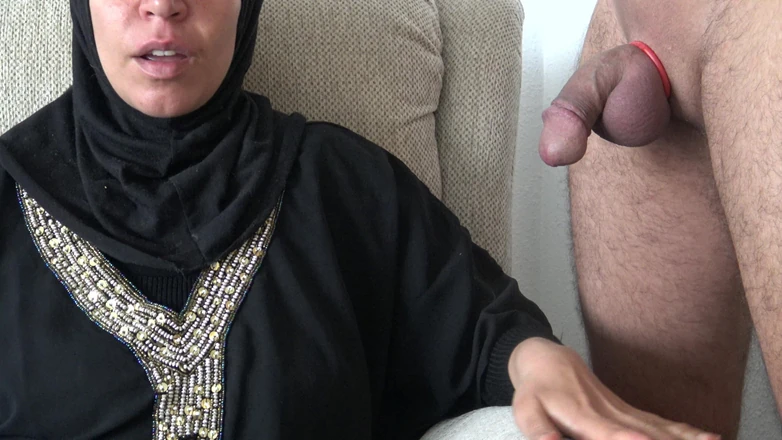 Qindagi aql bovar qilmaydigan darajada ulkan dildo