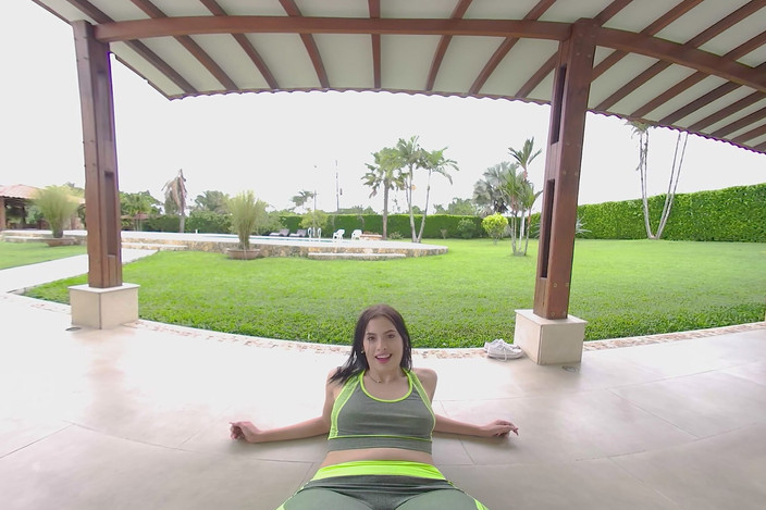 VR Latina: Gym Bunnies Honey