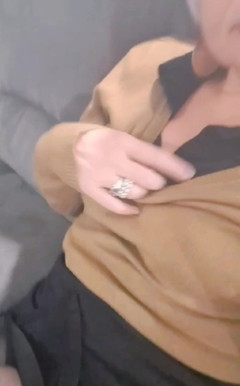 Sofy13: MILF się pokazuje - krótkie wideo