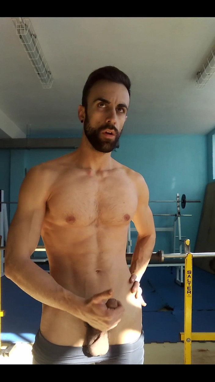 Zeus Ray: Wanna Be Fucked at the Gym?