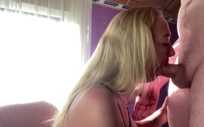 SluttyShanna: Sluttyshanna ile sikini emiyor