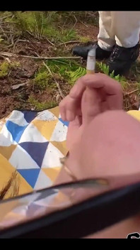 Fumando, chupando mamilos e saltando, vista da câmera na minha cabeça