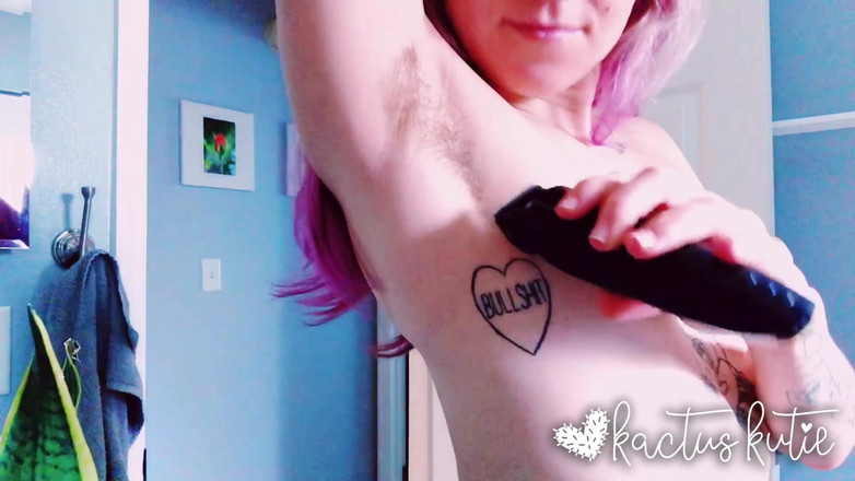 kactus kutie: Koltuk altı saçımı üstsüz kesiyorum