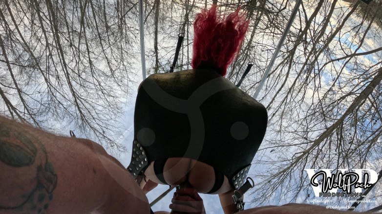 DaddyandLexa: Ruda transseksualna dziwka zerżnięta bez siodła i zalana publicznie w...