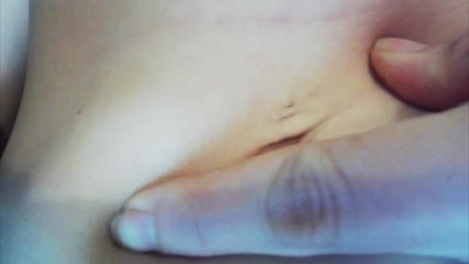 Quinn brooks: Exploring My Belly Button