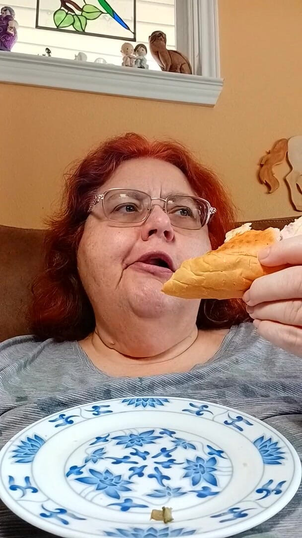 BBW nurse Vicki adventures with friends: Lížu Bolo sendvič pro tlustou dívku, která jí fanoušky!