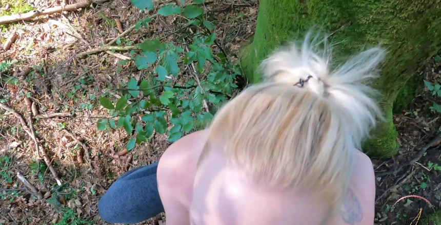 Lea Kirsch: Novo vídeo: Descarado enquanto corre! Caminhante me dá uma gozada...