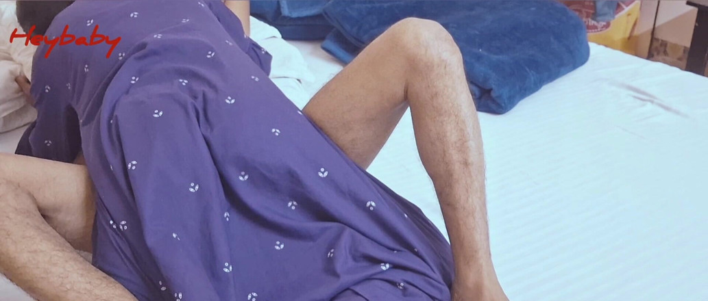 Heybaby: Pacar temanku romantis di rumahnya saat dia lagi sendirian - 1