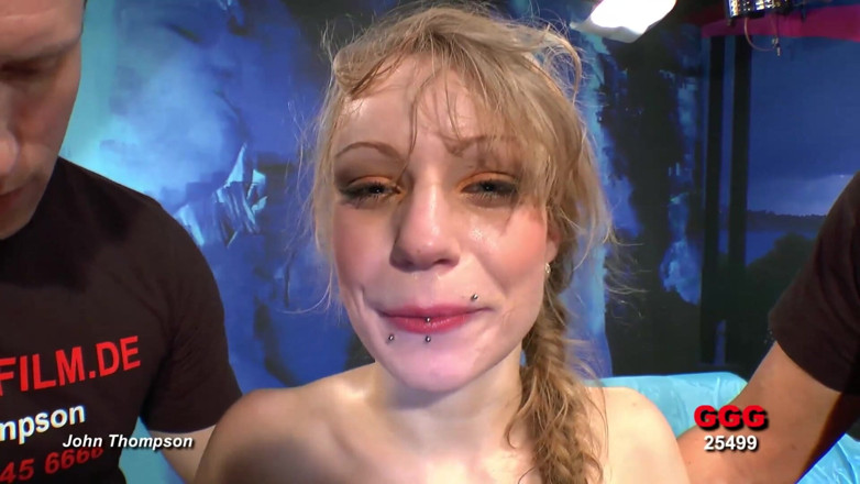 GGG John Thompson Studio: Ggg - bionda a rete spalancata per un martellante duro