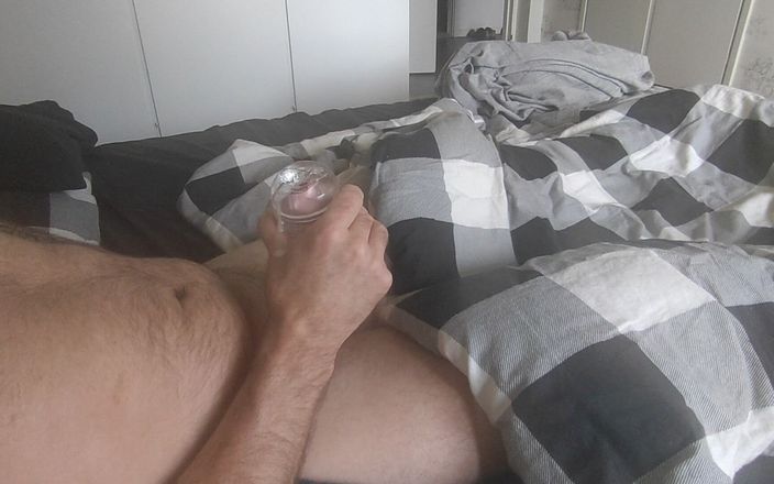 Adventuremacmax: Ik kom klaar als ik mijn nieuwe mini fleshlite probeer