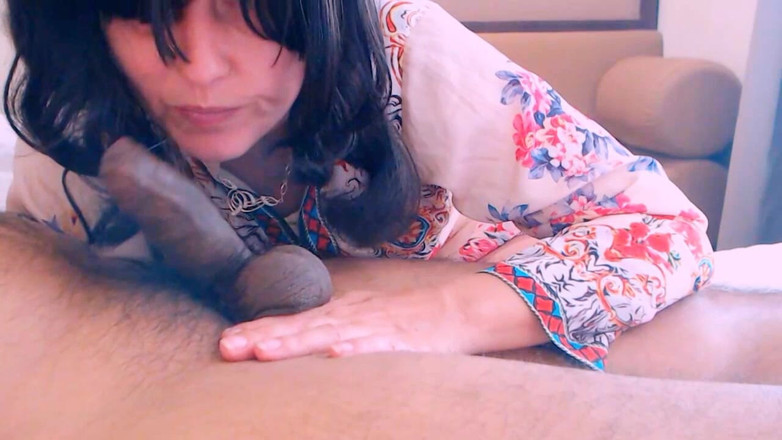 Bolly Karma: Perfekte MILF entkommt der freundeszone