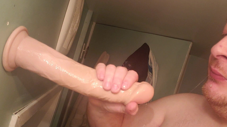 Charlieboy69: Gorge profonde, gode de 11 pouces, jour 8