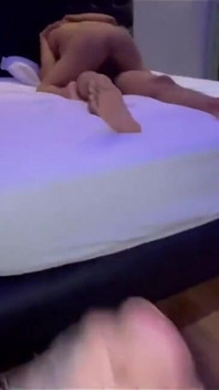 Eu puni o corno e dei ao grande pau preto sem camisinha.