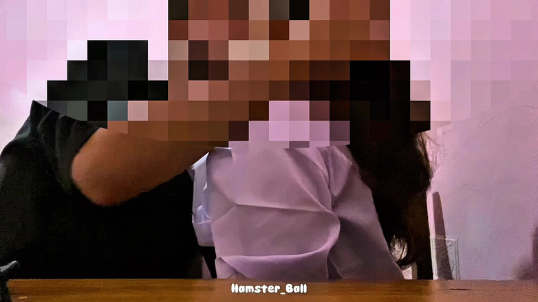 Hamster_Ball: Highschool-mitschüler werden fast in der klasse erwischt