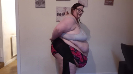 SSBBWLadyBrads: SSBBW destroys and rips body suit - 7XL