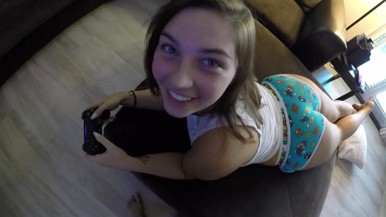 Perv Milfs n Teens: Vivian Taylor's Stepdaddie Welcomes Her Home With His Big Hard...