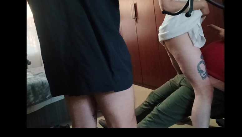 Mysticbabe8: Ayah tiri dan kawannya mahu mengongkek saya berdua pada masa...