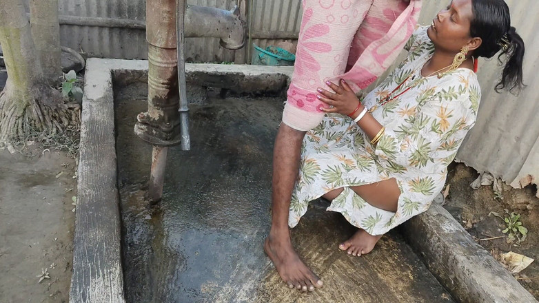 Sexydeb: Bhabhi Ki Chudai Karte Samay Peshab Laga