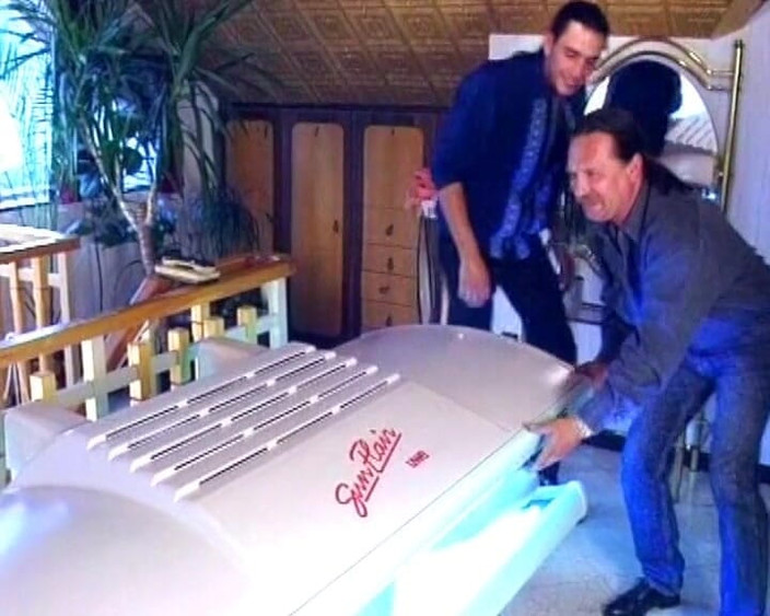 Deutsche Frauen: 完美的德国继母在日光浴室性交